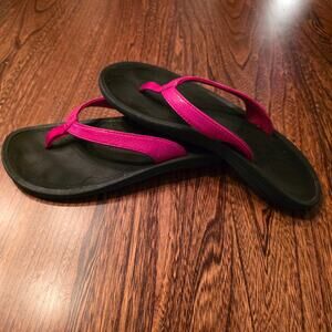 Olukai Kulapa Kai Flip Flop Beach Sandals Red women's SZ 8 Hawai'i Water res.